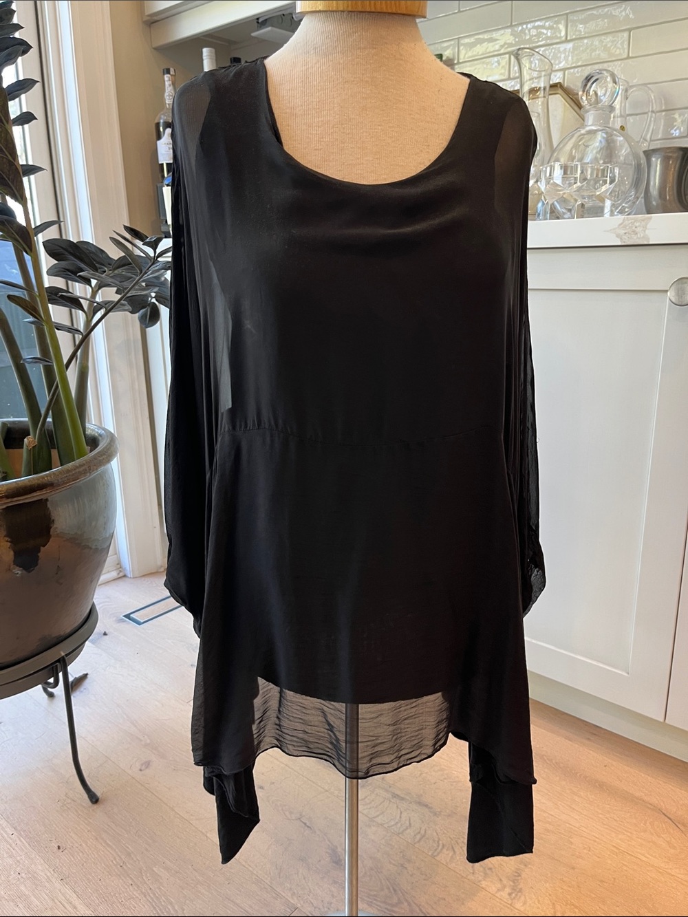 Beyond Capri 100% silk Black Sheer-Layered caftan style blouse with jersey liner